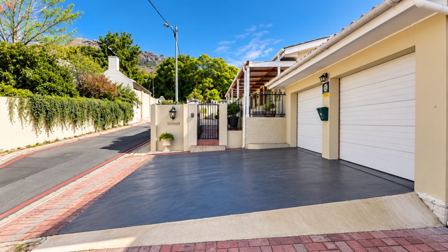 4 Bedroom Property for Sale in Bertville Western Cape